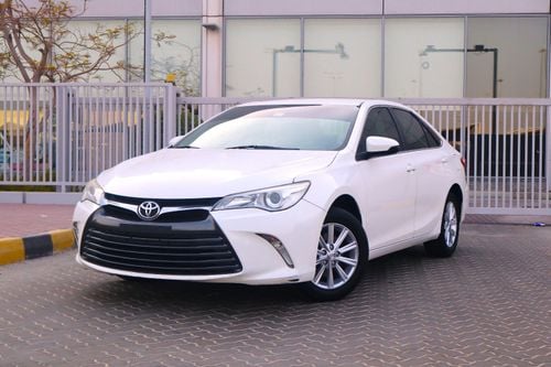 Toyota Camry SE 2.5L (215 HP)