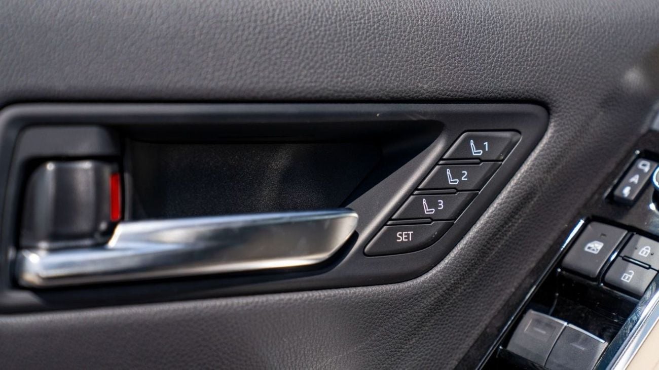 Toyota Land Cruiser VXR 3.3L DSL 2024YM