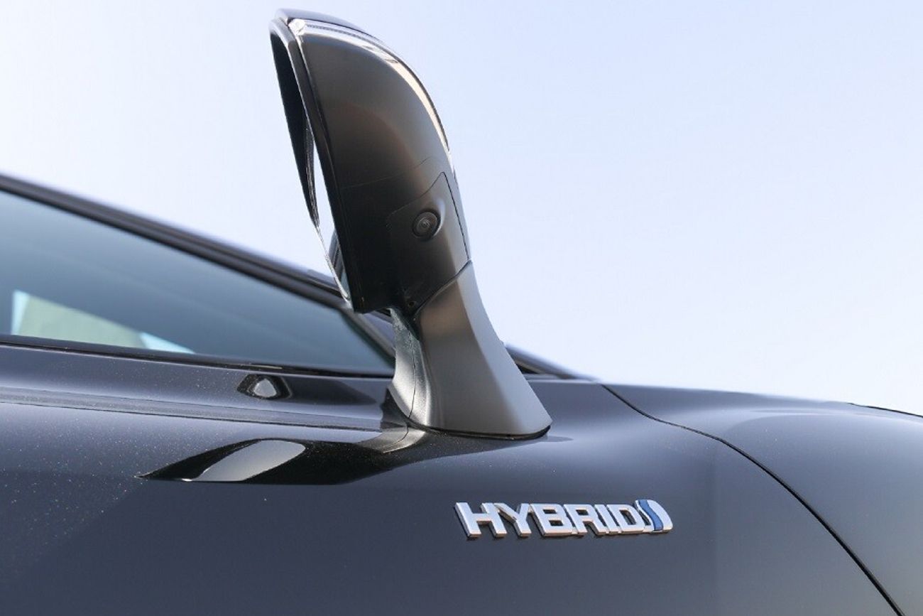 Toyota Crown - KLUGER E-FOUR (HYBRID)