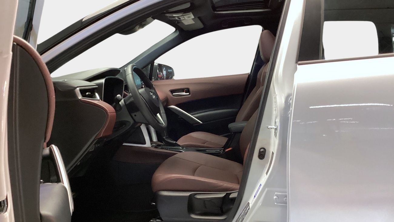 تويوتا كورولا كروس GLI | شامل الضمان | 0 ﺪﻔﻋﺓ ﺃﻮﻟﻯ