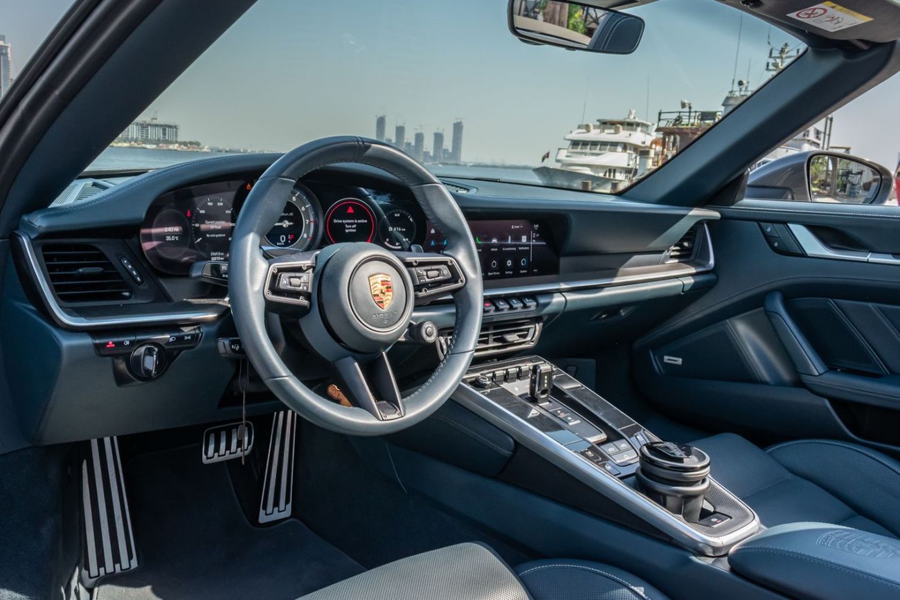 بورش 911 Turbo S 3.8L (640 HP) Convertible