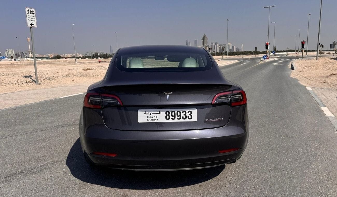 تسلا موديل 3