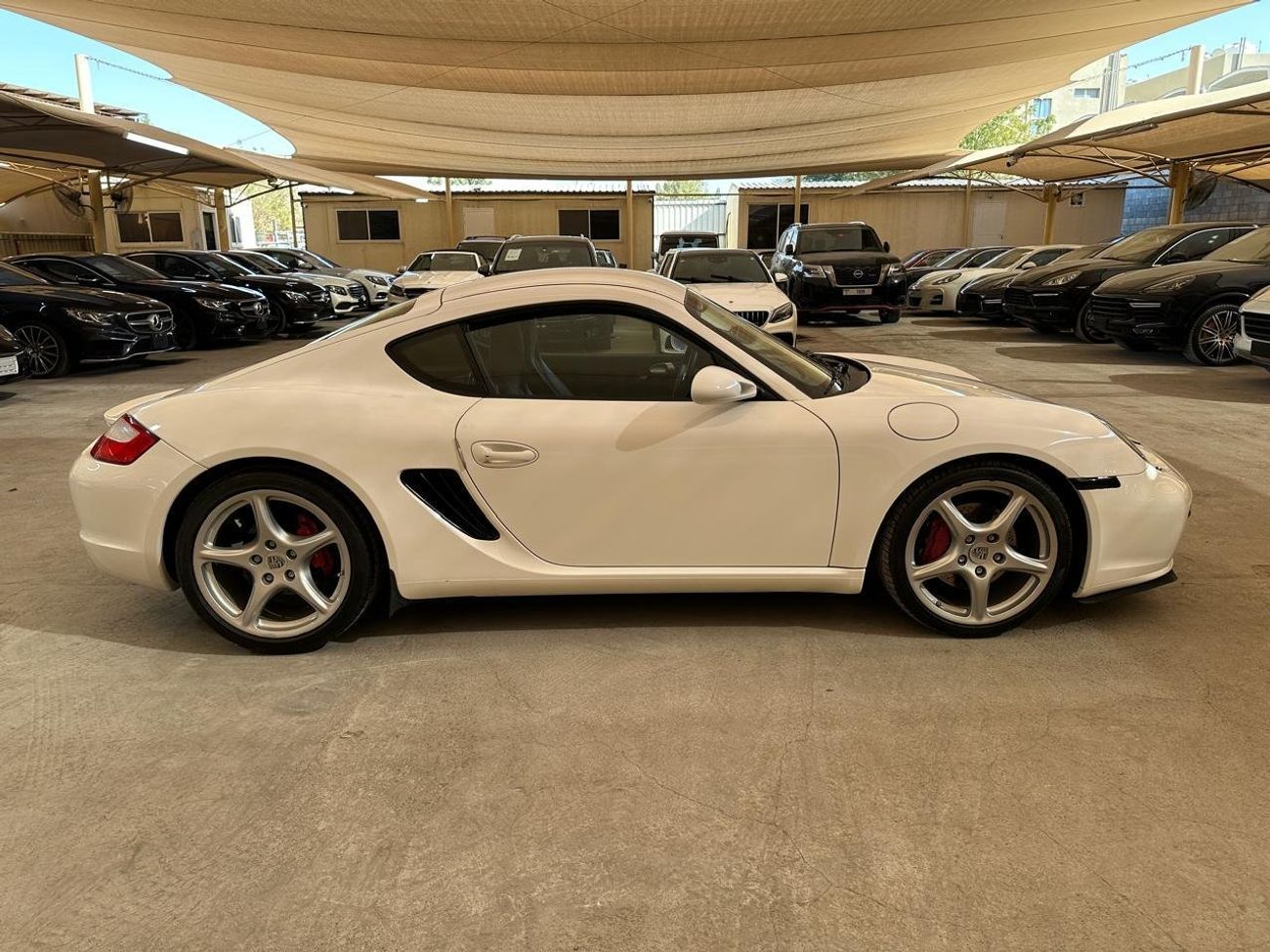 بورش كايمان PORSCHE CAYMAN S 2008 3.4L | 6F MANUAL TRANSMISSION | FULL SERVICE HISTORY | SPORTS CHRONO PACKAGE