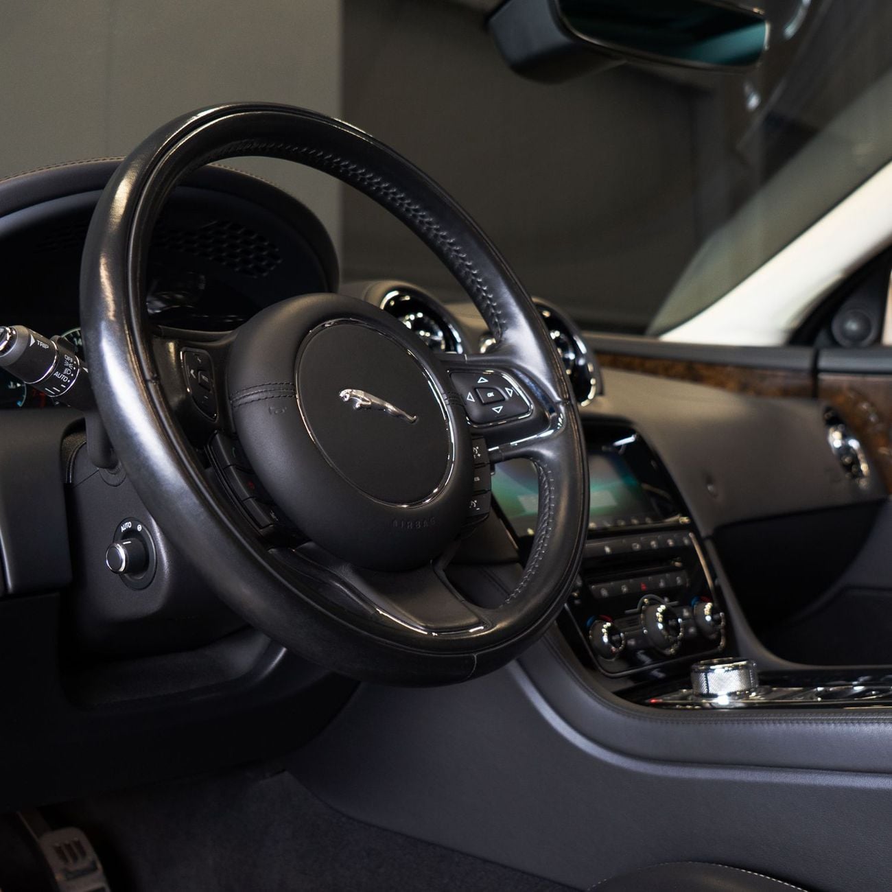 Jaguar XJ 50th anniversary edition