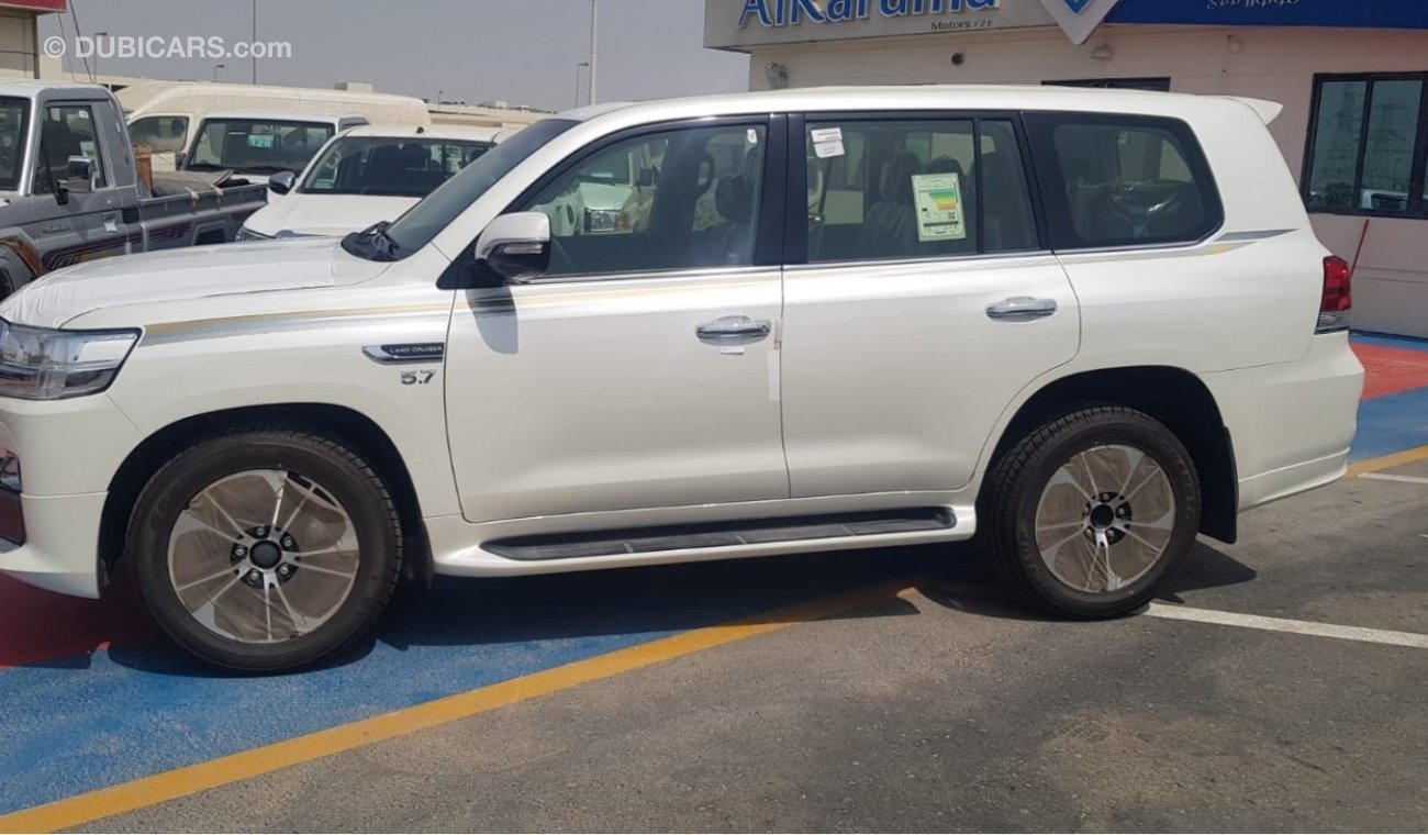 Toyota Land Cruiser VXE Grand Touring 5.7Ltr,8 Cylinder Petroleum engine , with automatic transmission
