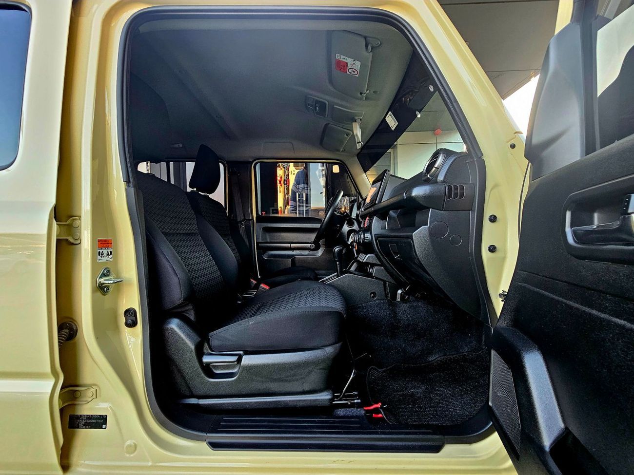 سوزوكي جيمني GLX/ DUAL TONE/ AUTOMATIC/ ORIGINAL PAINT/ 1.5L V4/ LOW MILEAGE