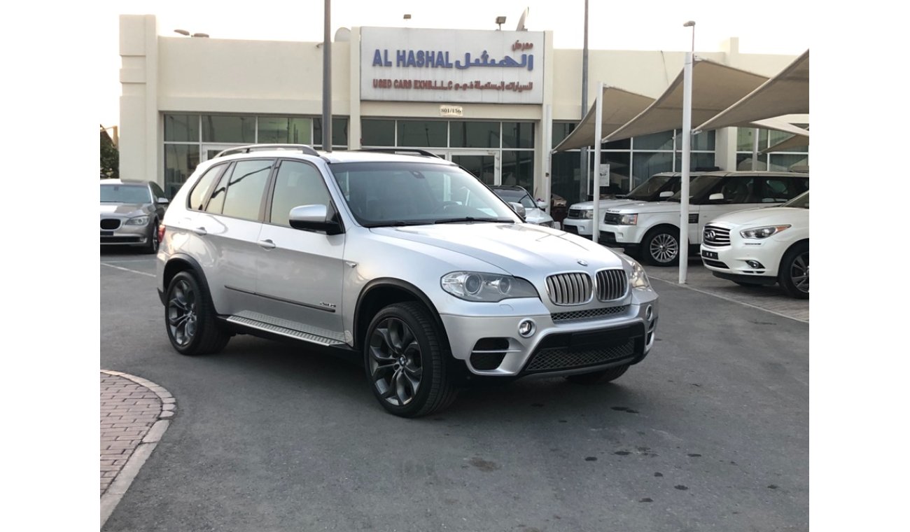 BMW X5 BMW X5 MODEL 2013 GCC car prefect condition full option panoramic roof leather seats back camera bac