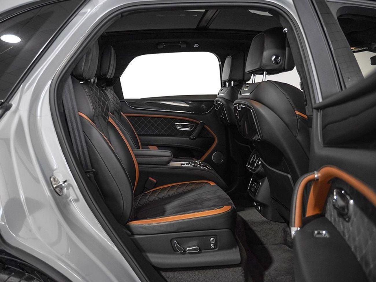 Bentley Bentayga 2020 Bentley Bentayga Speed 6.0L W12 / Colour PPF