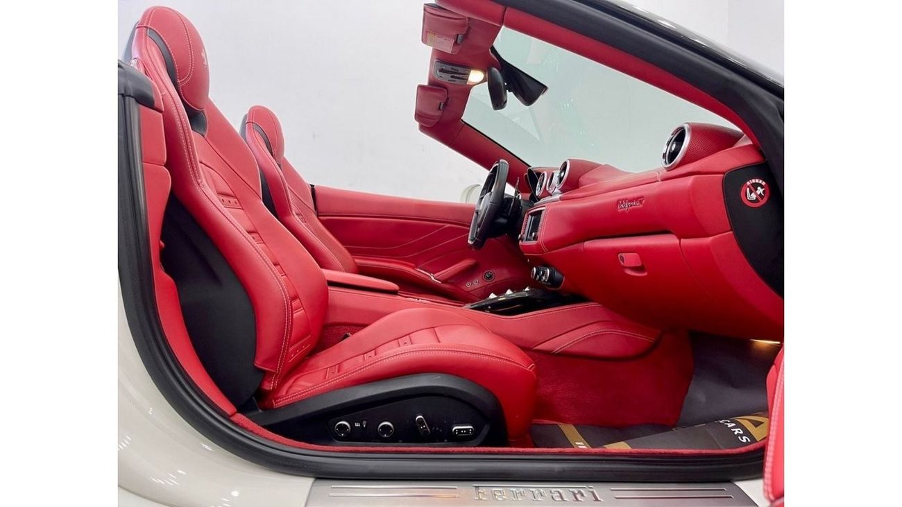 Ferrari California Std *Like New* 2015 Ferrari California T, Full Ferrari History, Warranty, Low Kms, GCC