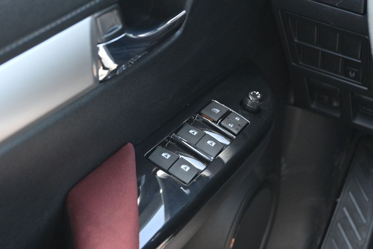 تويوتا هيلوكس Toyota Hilux SR5 GLXS 2.7L Petrol, Automatic 4WD, Model 2025, Color White