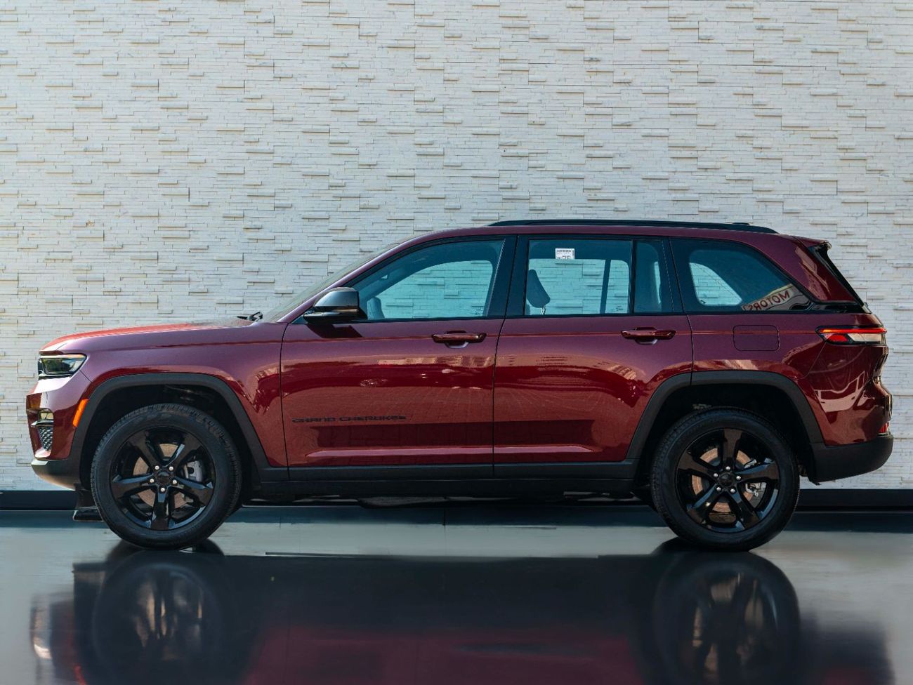 جيب جراند شيروكي AED 3,460 PM • BRAND NEW GRAND CHEROKEE ALTITUDE • BLACK PACK • OFFICIAL JEEP WARRANTY • NEW SHAPE