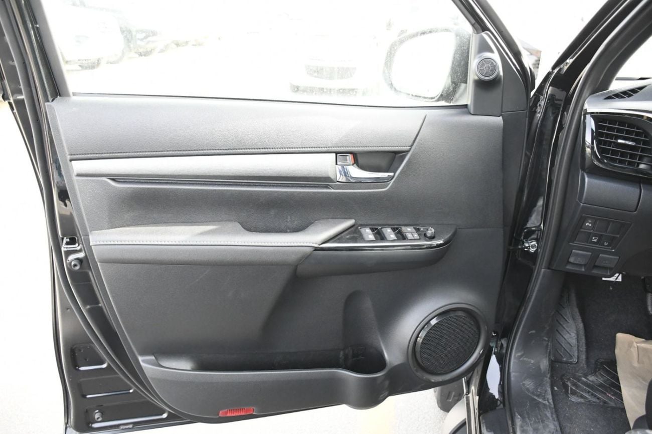 تويوتا هيلوكس Toyota Hilux 4.0 LTR V6 Adventure Automatic Petrol 4x4 With Air Compressor