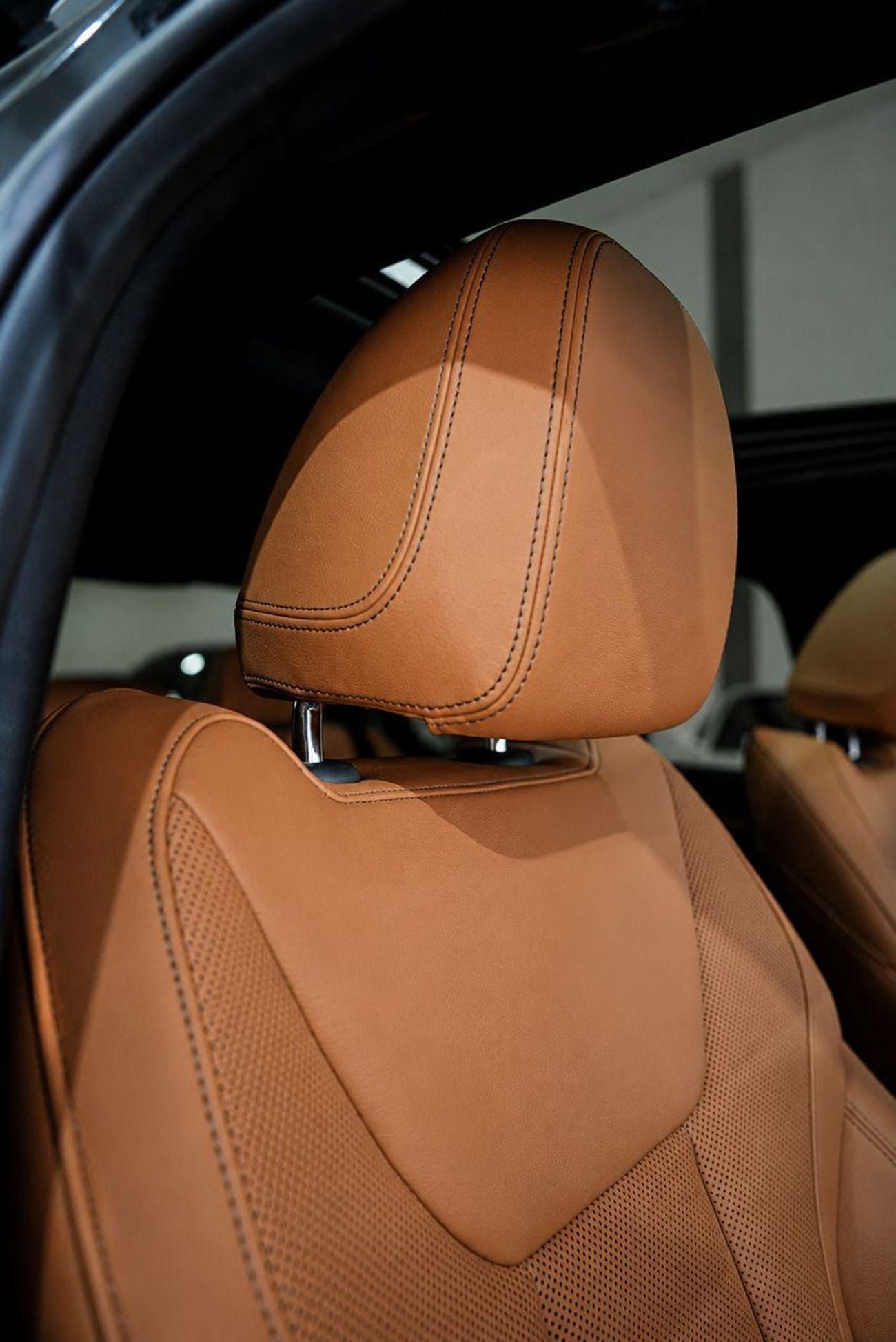 BMW 320i LUXURY M SPORT PACKAGE