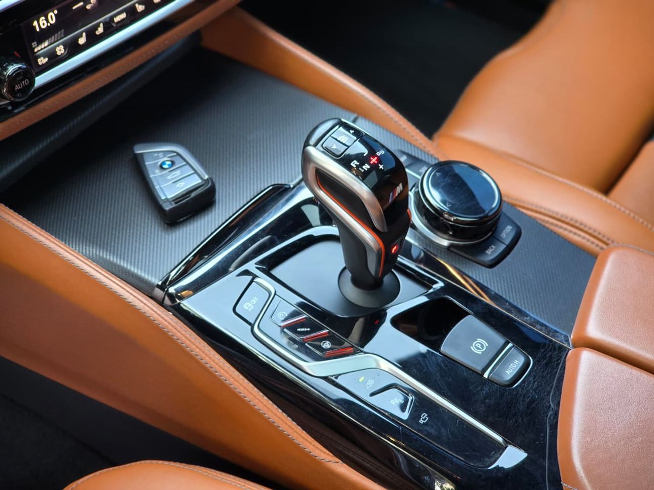 BMW M5 Std 4.4L BMW M5 2018 GCC // ORGINAL PAINT // PERFECT CONDITION // ACCIDENT FREE