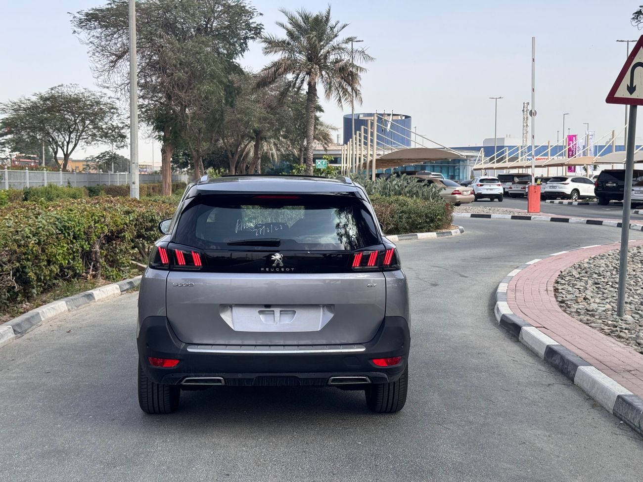 بيجو 5008 2025 PEUGEOT 5008 GT 1.6L CUV FWD 7-Seats 5Doors brand new 0km