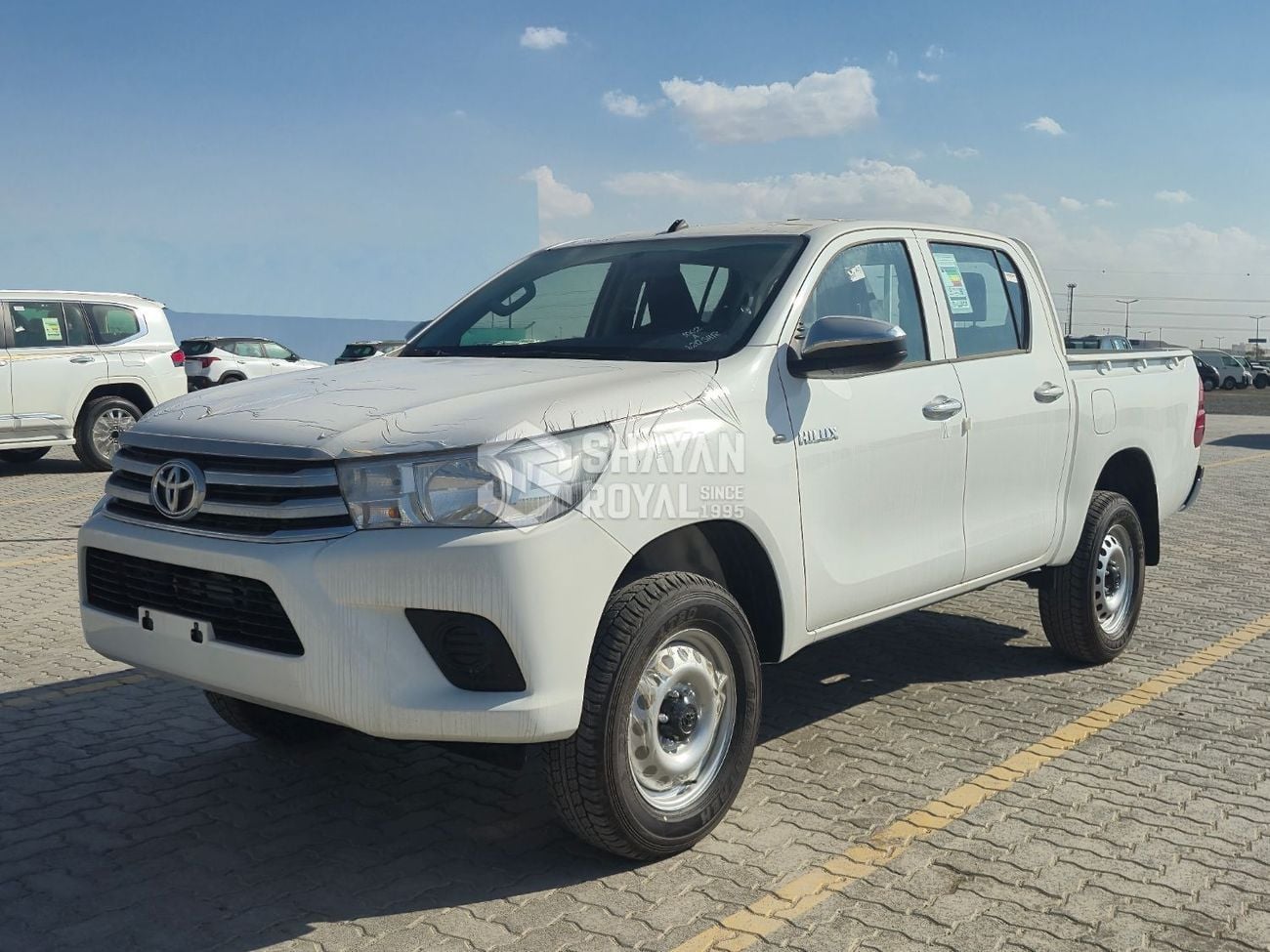 تويوتا هيلوكس DLX 2.4L DIESEL DLX-STANDARD 4WD MT DC 6-SEATS 2026MY