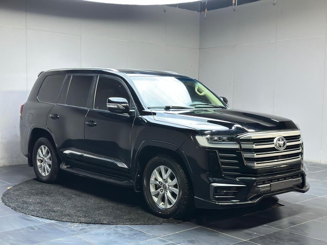 Toyota Land Cruiser VXR 4.6L 4WD