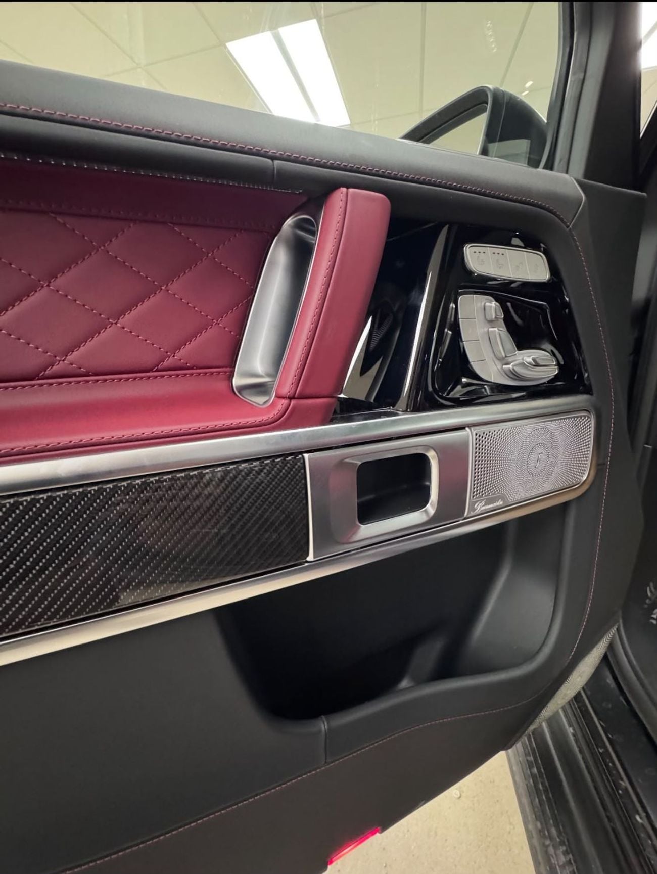 Mercedes Benz G550