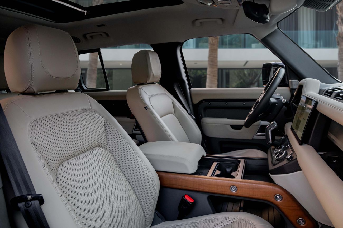 Land Rover Defender Defender 130 P400 | 4,602 P.M | 0% Downpayment | DEFENDER SE P400 1130 | WARRANTY! | Ramadan Offer!