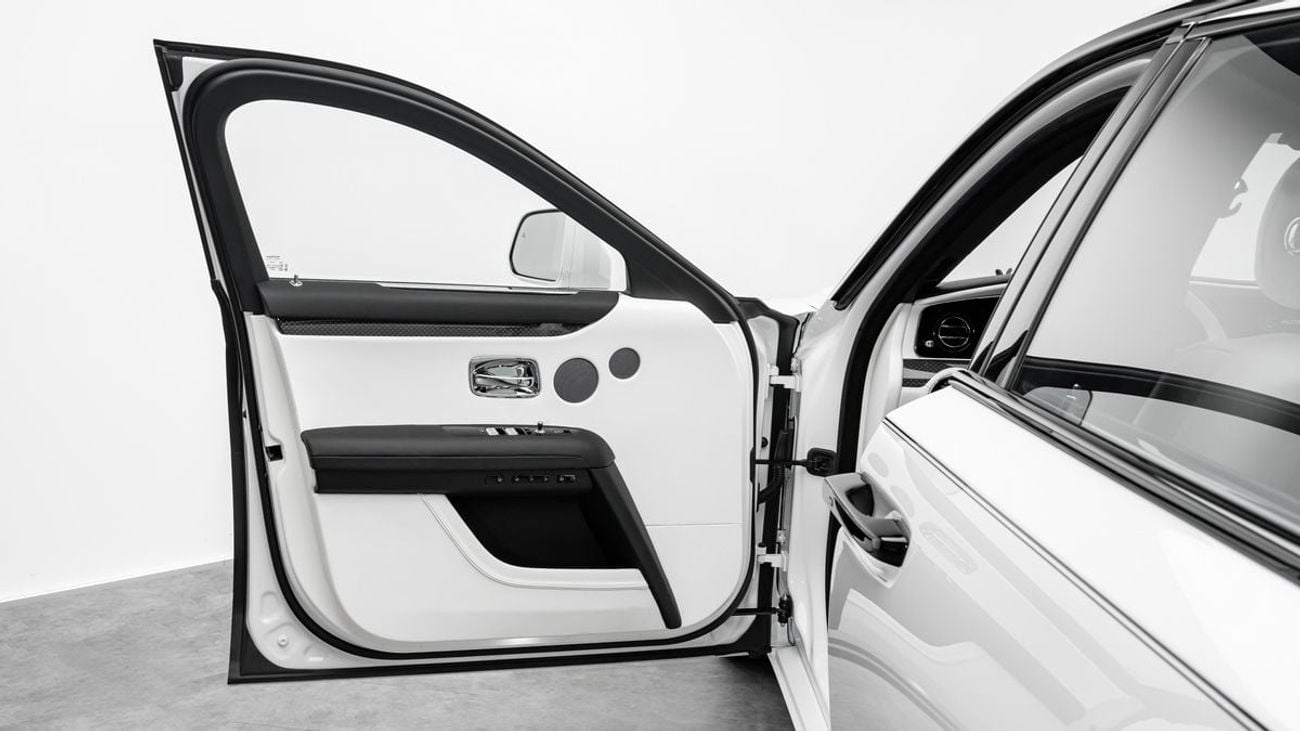 رولز رويس جوست Black Badge - 2026 - GCC - Under Warranty and Service Contract