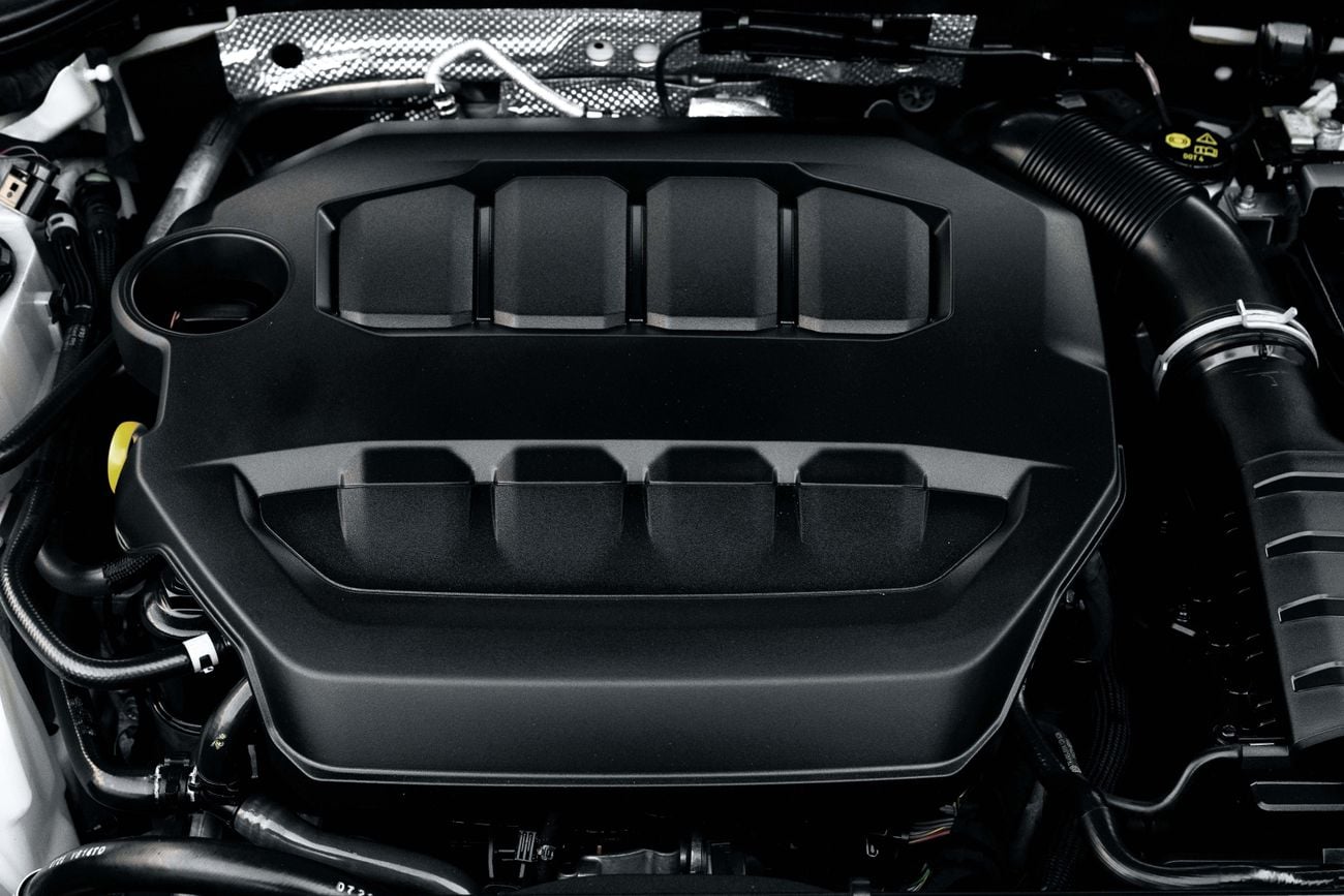 فولكس واجن جولف Golf R | 3,525 P.M | 0% Downpayment | LEATHER | SUNROOF | VW WARRANTY! | Ramadan Offer!