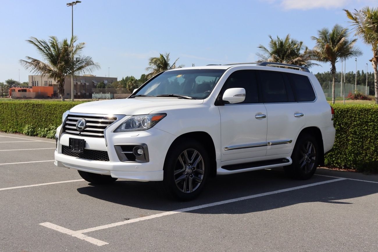 Lexus LX 570 Sport Platinum Lexus LX570s / 2015 / GCC / Only 23,000Km