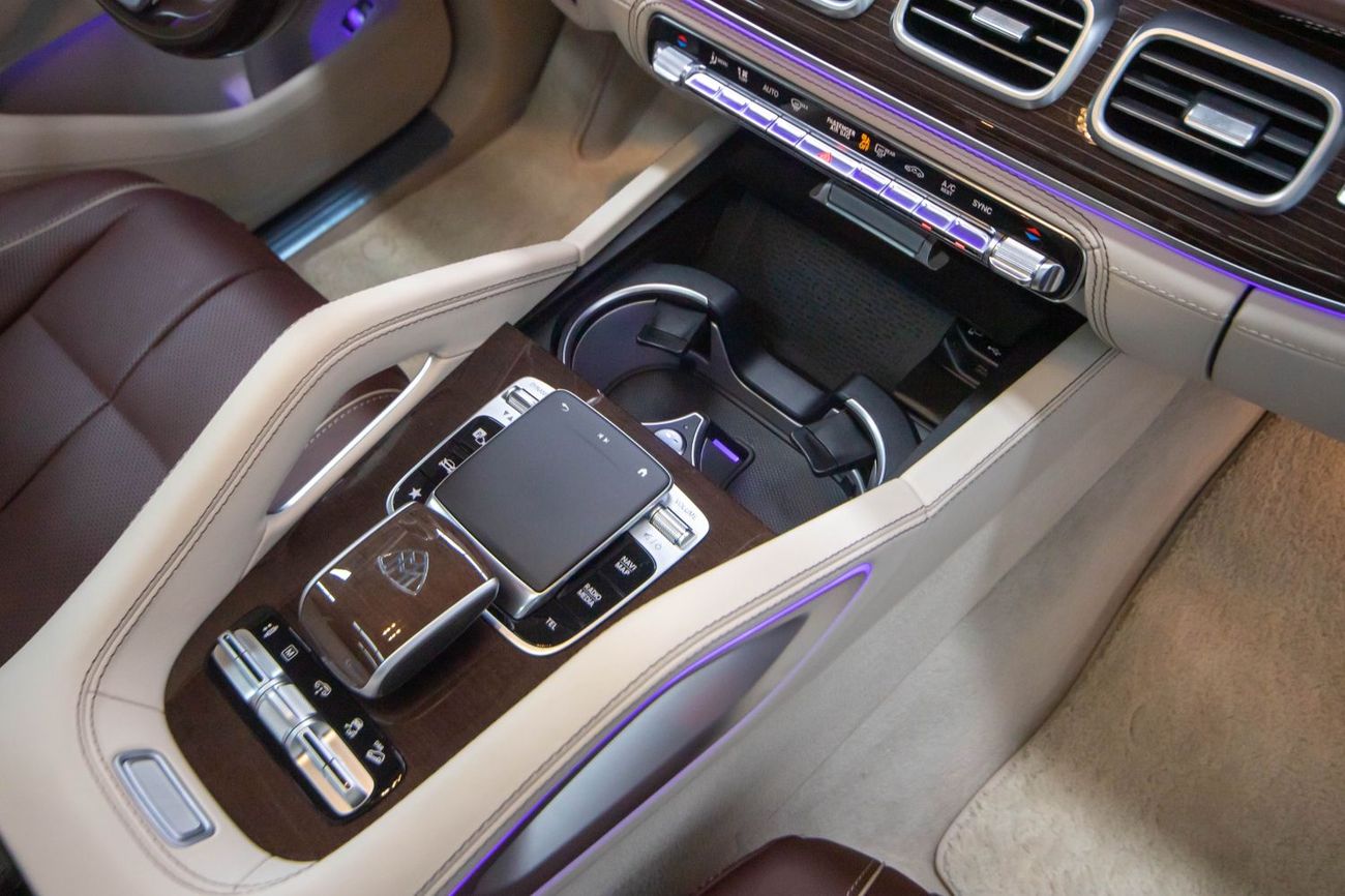 مرسيدس مايباخ gls600 مايباخ Maybach GLS600 | 2024 | 3,500 Km | Two Tone Color