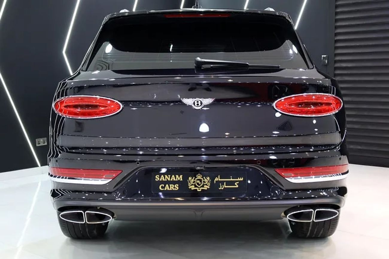 بنتلي بينتايجا V8, Mulliner Console Bottle Cooler, Rear Picnic Tables, Carbon Interior!!