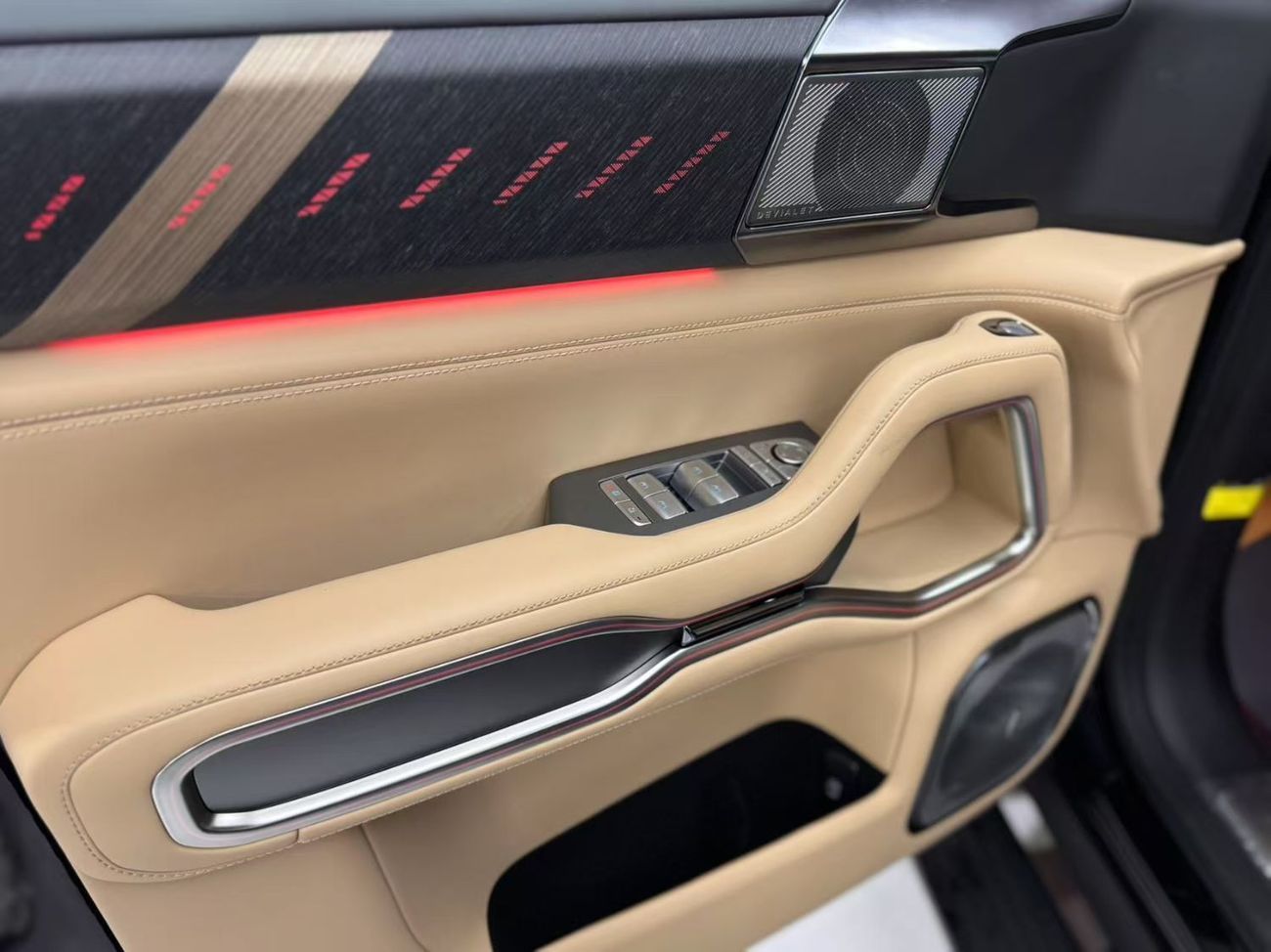 بي واي دي ليوبارد 8 Smart and Brave Flagship Edition (6 Seats)