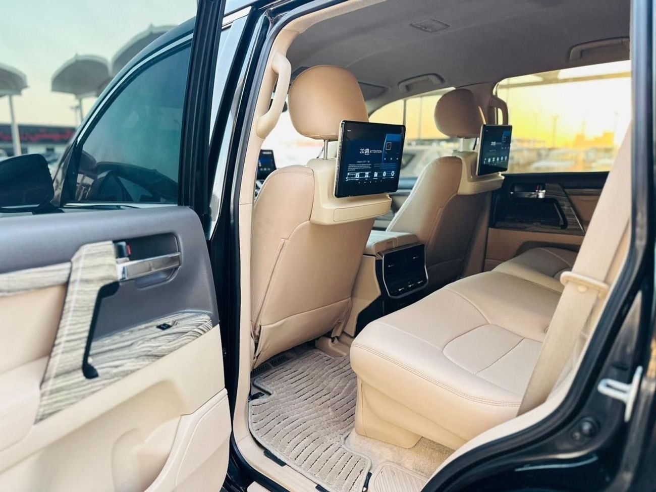 Toyota Land Cruiser GXR Toyota Landcruiser 2019 Facelift 2024 V6