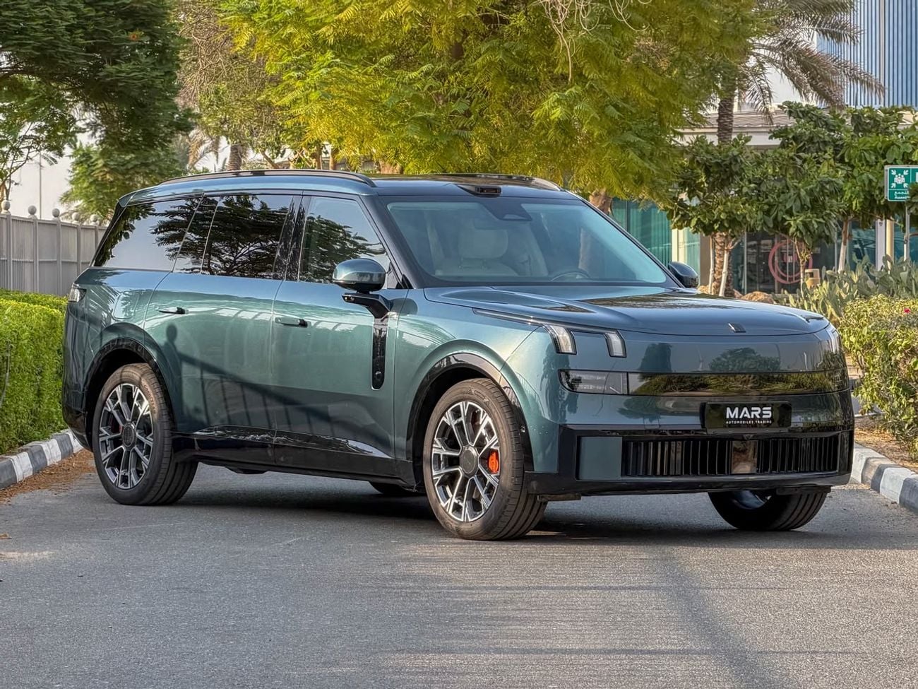 Lynk & Co 900