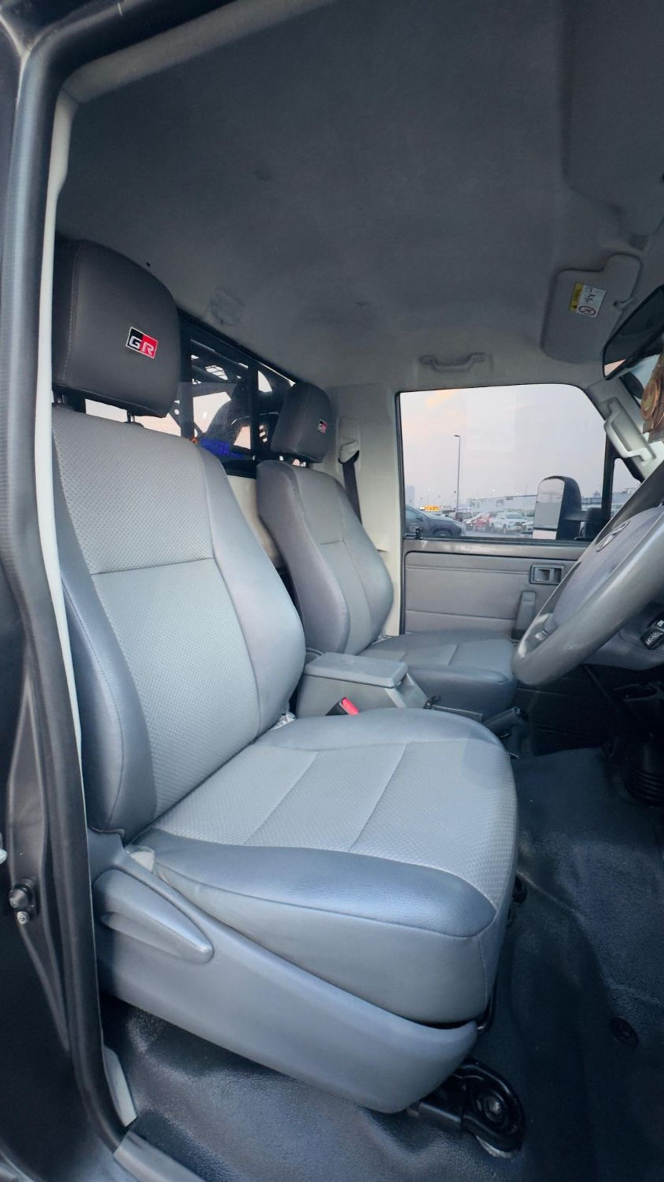 تويوتا لاند كروزر بيك آب -