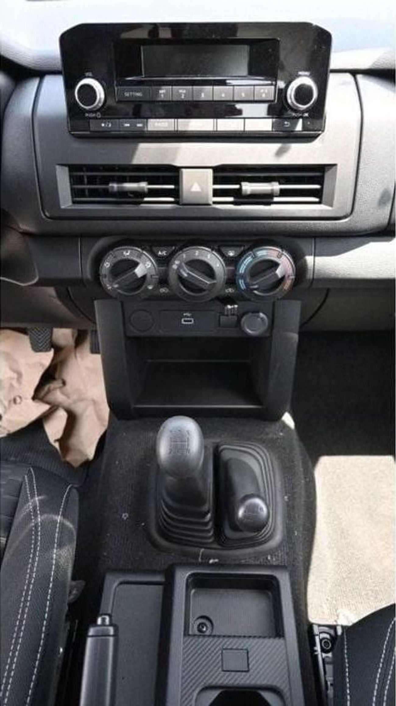 Mitsubishi L200 Mitsubishi L200 GLX Double Cab Petrol 2.4L