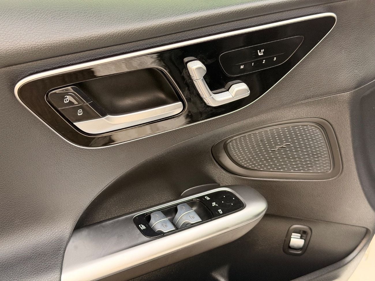 Mercedes Benz C300 PREMIUM