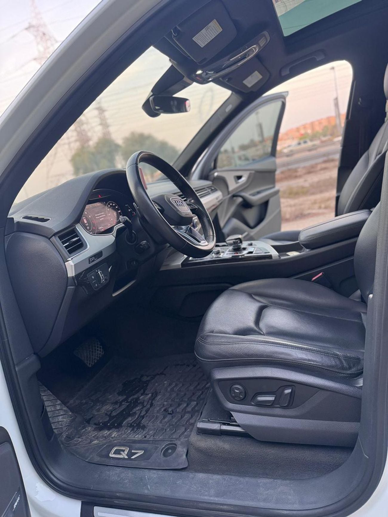 Audi Q7 STD original paint, 4-cylinder quarter-ton engine, 2000cc