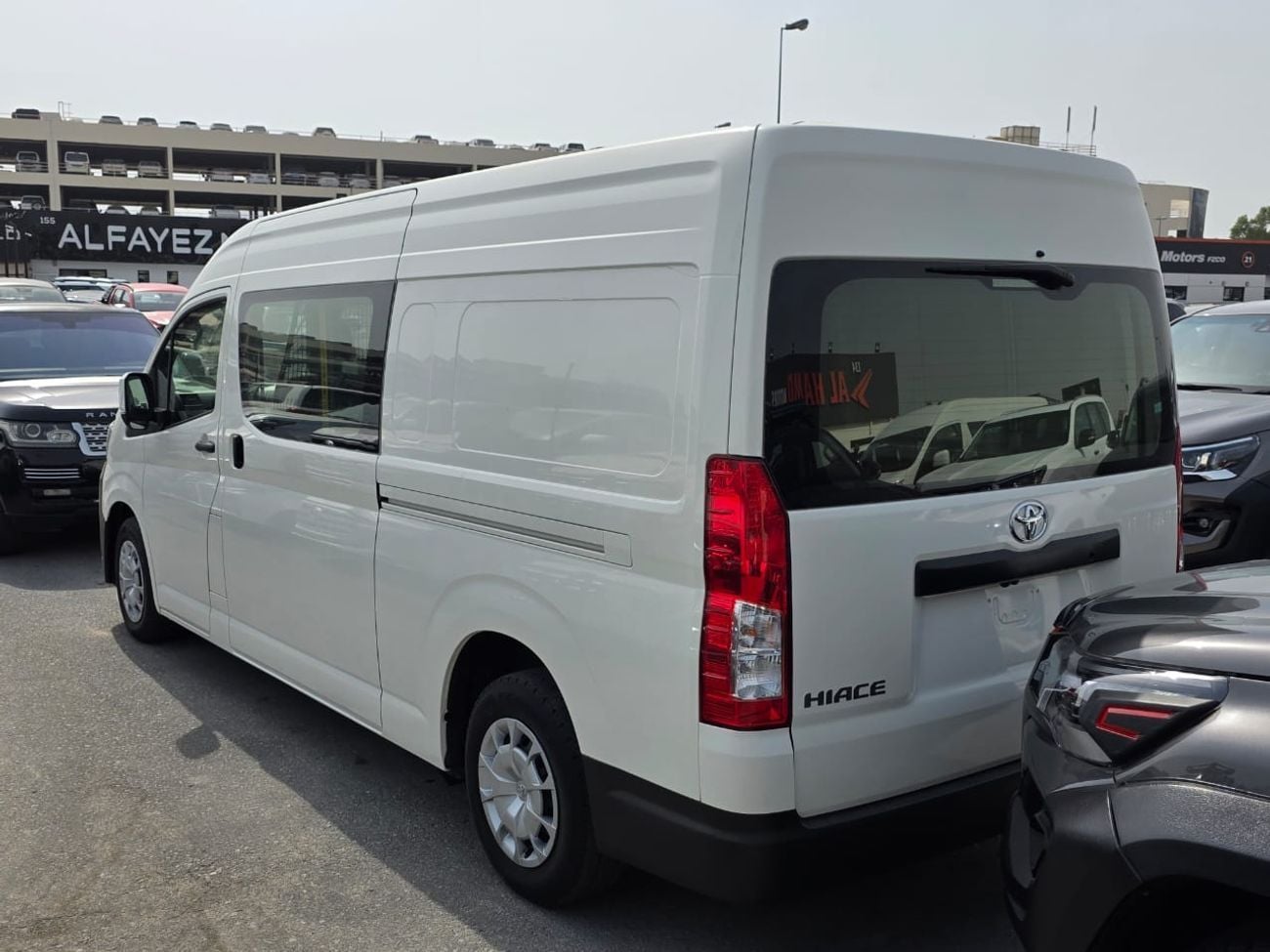 Toyota Hiace DLS - STD ROOF 2019 HIACE DIESEL RIGHT HAND 2.8 LITER AUTOMATIC 5 DOORS
