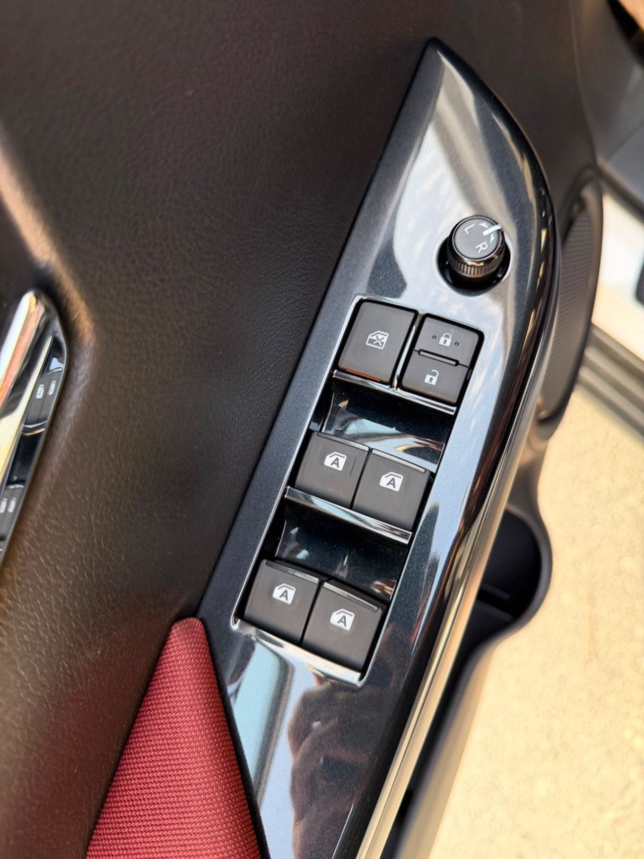 Toyota Hilux SR5 ( Gcc ) Hilux 2.7 Manual || Push start 2026