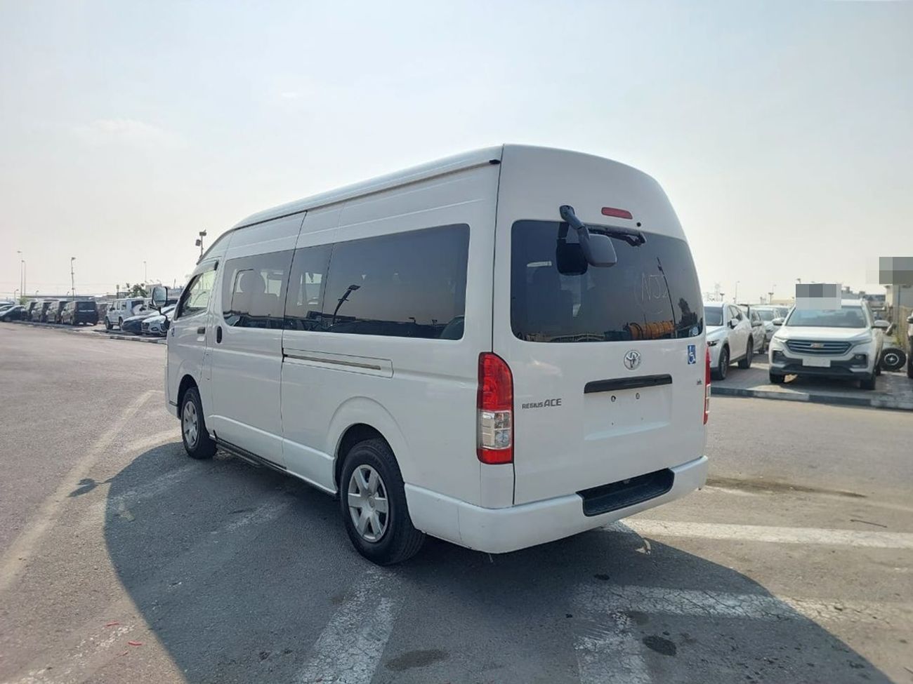Toyota Hiace TOYOTA HIACE COMMUTER VAN RHD 2015 MODEL 2.7 L PETROL AUTOMATIC(PM07411)