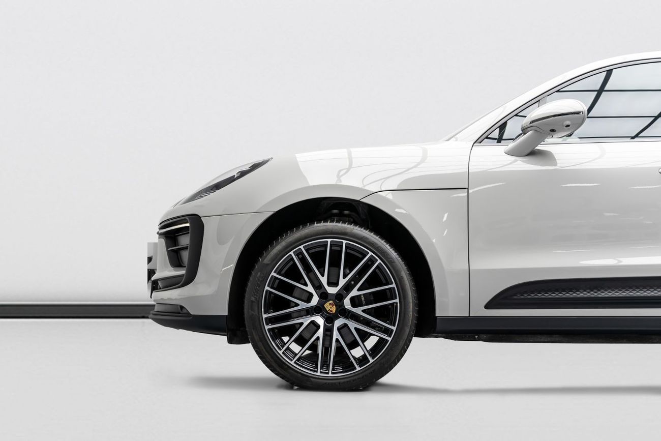 Porsche Macan Std 2.0L (252 HP) 2024 Porsche Macan, 2027 Porsche Warranty, Full Service History, Low KMs, GCC