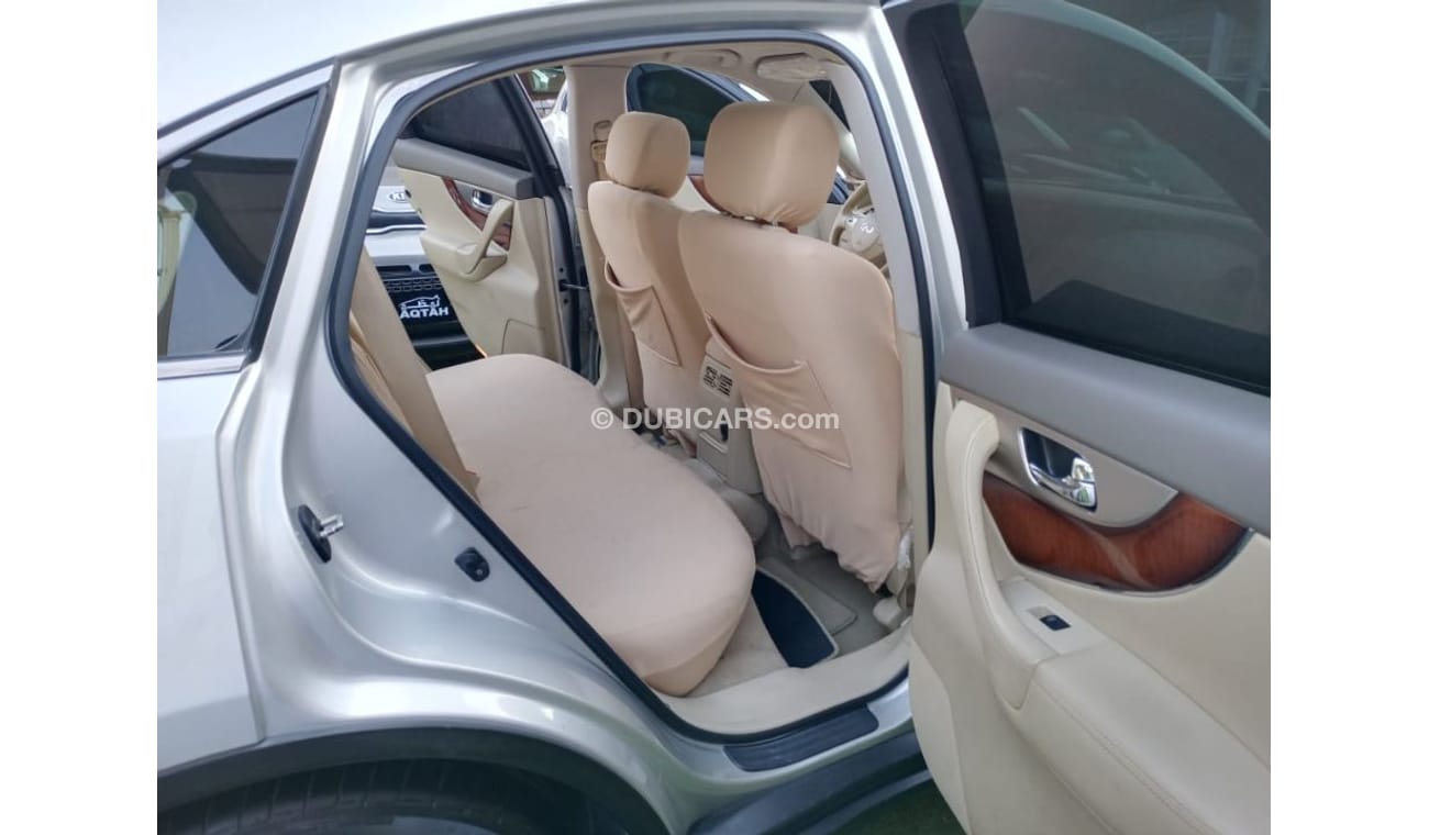 إنفينيتي FX50 موديل 2009 خليجى صبغ وكالة رقم واحد فتحة جلد مثبت حساسات رنجات مثبت كاميرا لاتحتاج الى أى مصاريف
