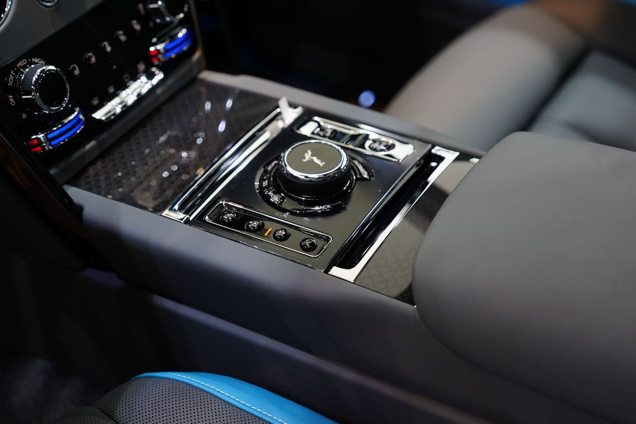 Rolls-Royce Cullinan Black Badge, Series II, BRAND NEW, Executive Seat w/ Entertainment, Bespoke Audio, Dealer Warr + Ser