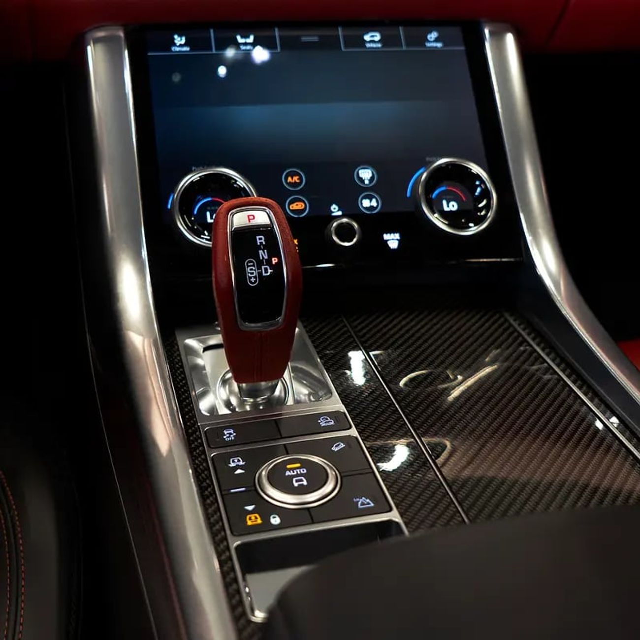 Land Rover Range Rover Sport SVR 5.0L (550 HP) AED 4,771 pm • 0% Downpayment • Range Rover Sport SVR Carbon Edition • 1 Year Warr