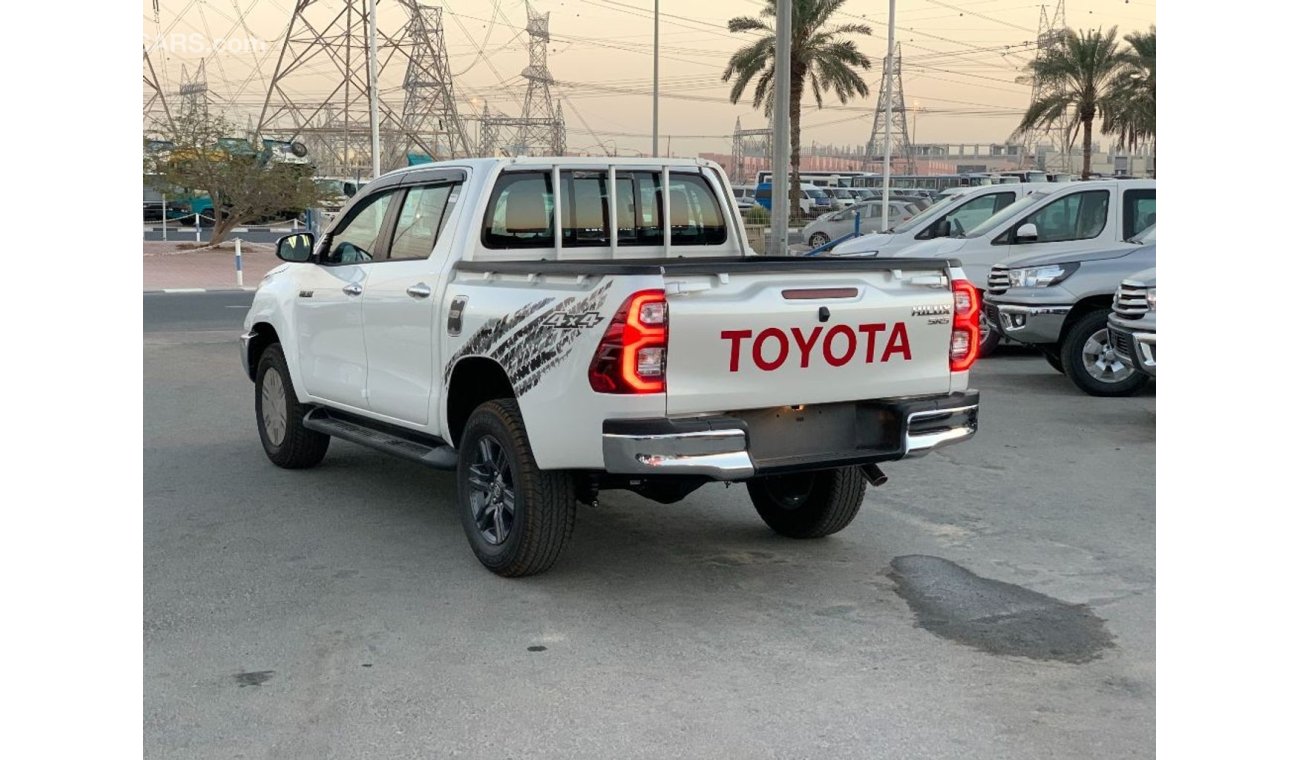 تويوتا هيلوكس Pick Up SR5 DC 21MY 2.7L 4x4 Gasoline with Push Start + Automatic Gear