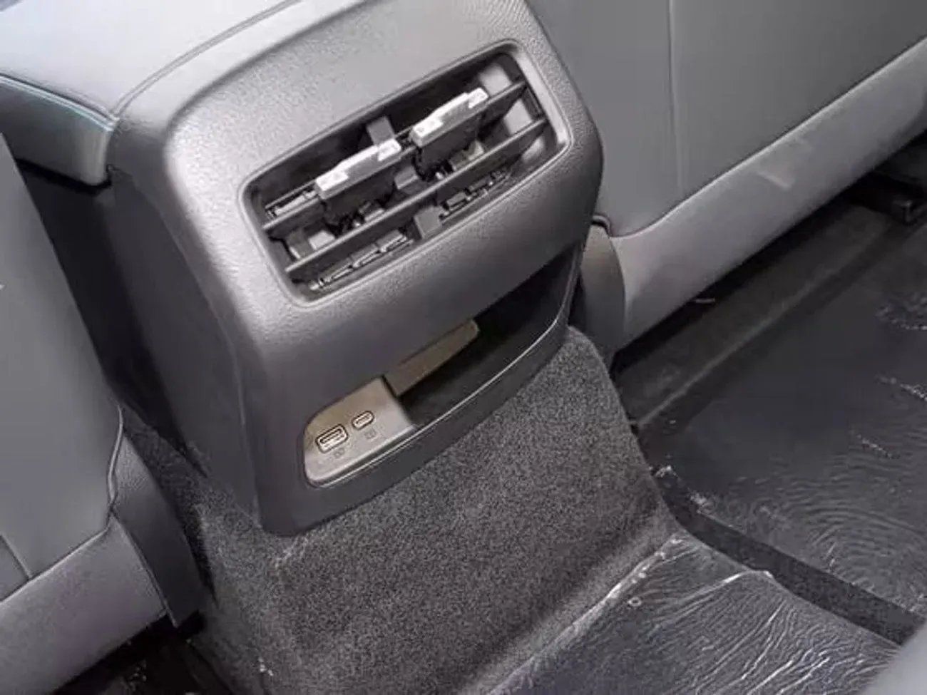 BYD QIN PLUS BYD QIN PLUS 1.5L DMI 55KM plug in Hybrid ( DUCAMZ )