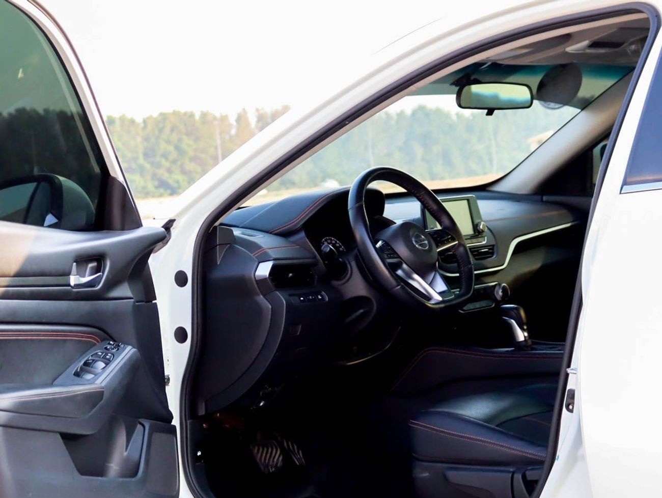 نيسان ألتيما نيسان ألتيما SR (L34) موديل 2020، سيدان بأربعة أبواب، محرك بنزين سعة 2.5 لتر، ناقل حركة أوتوماتيكي،