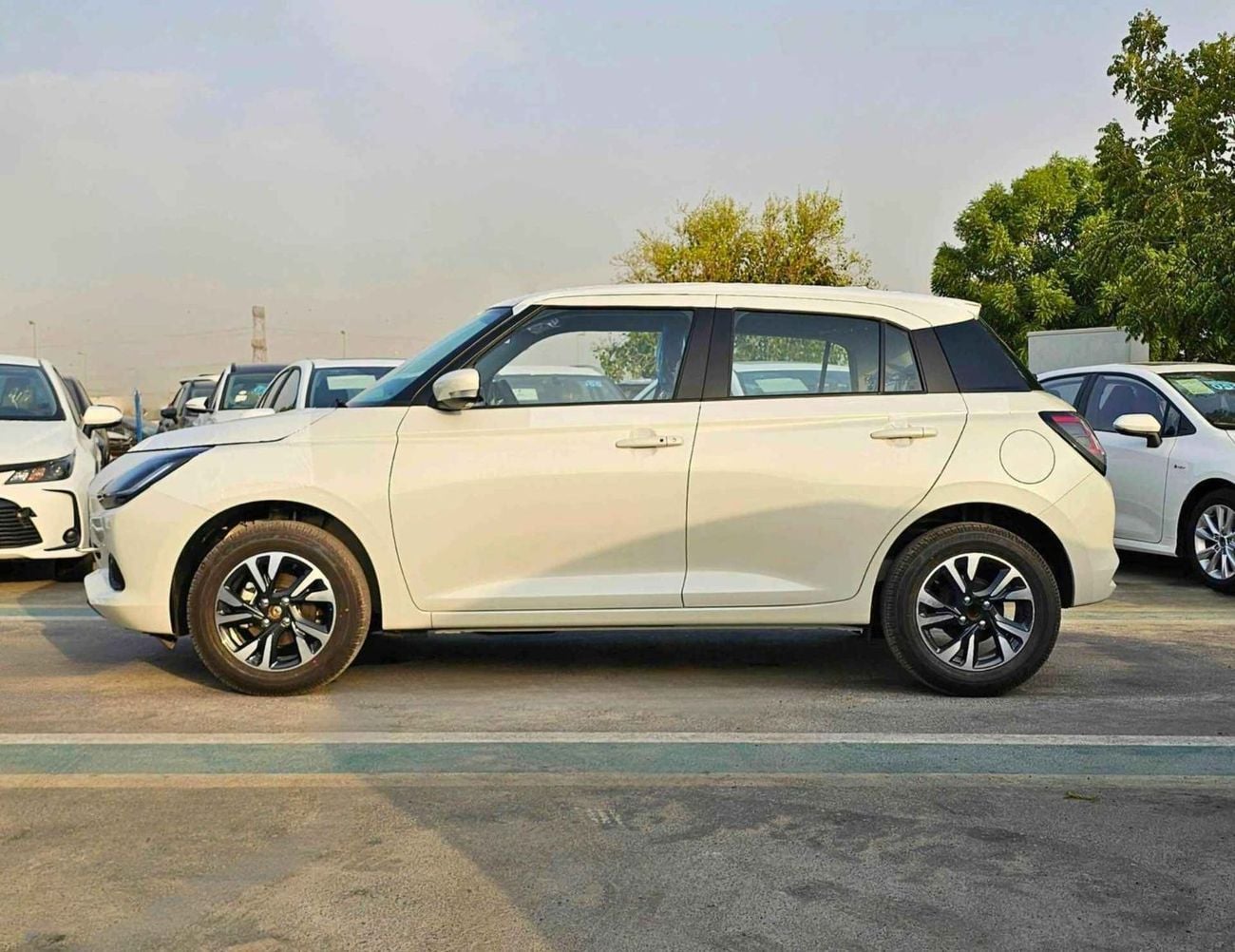 Suzuki Swift GLX / 1.2L PETROL A/T / PUSH START / REAR PARKING SENSOR / REAR CAMERA (CODE # GLX)