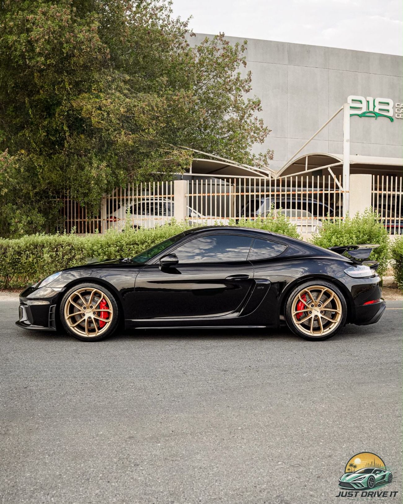 Porsche 718 Cayman GT4