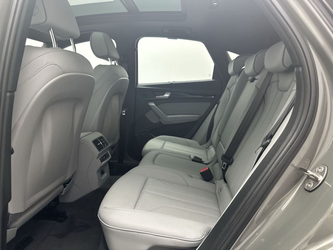 Audi Q5 45 TFSI Quattro Design 2.0L Q5 Sportback S line 45 TFSI quattro 249h (Ref# 44136) - EXCLUSIVE OFFER