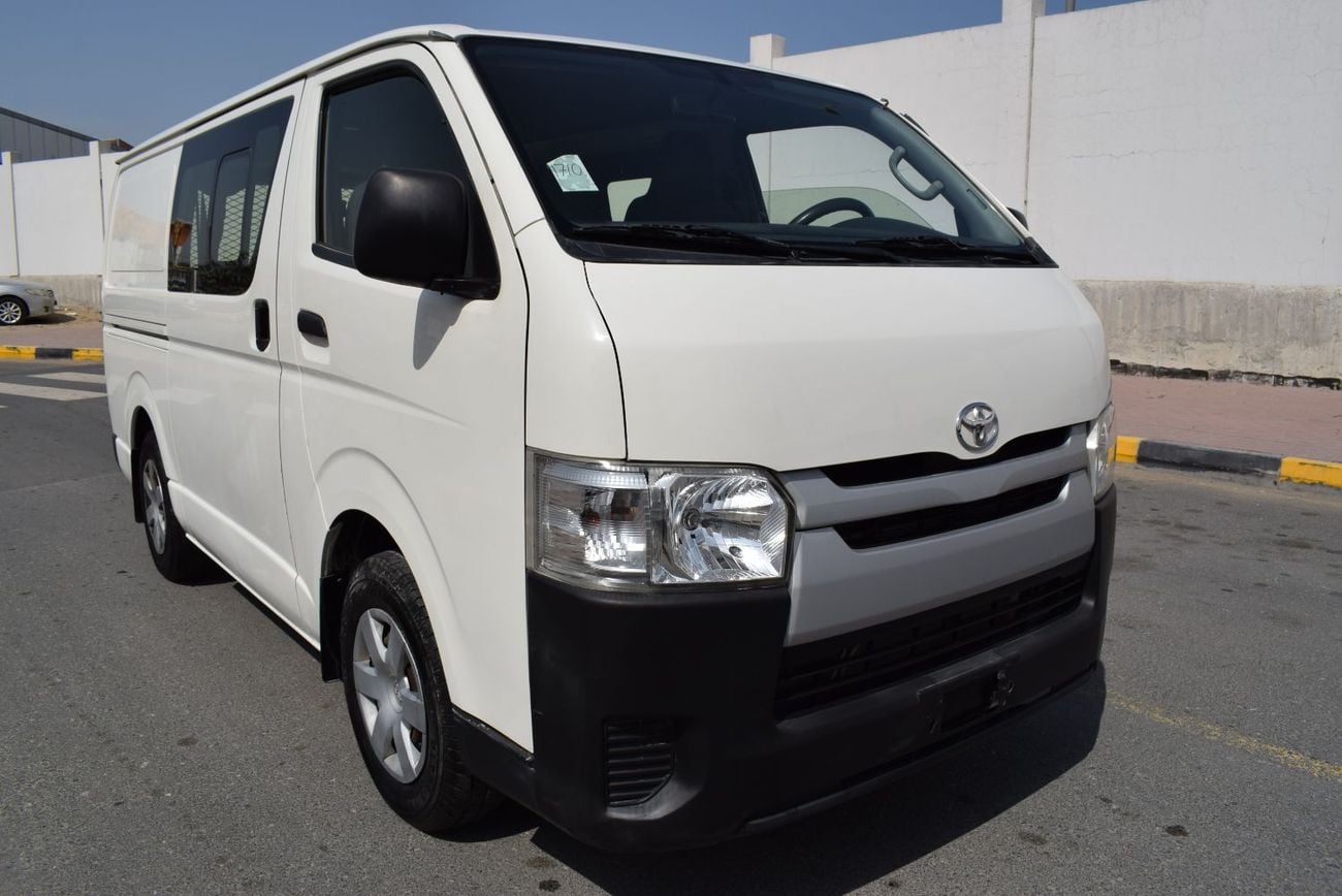 تويوتا هاياس Toyota Hiace 6 seater Van, model:2018.