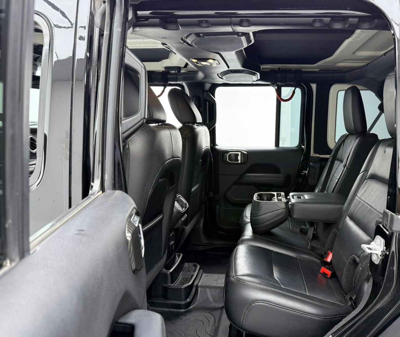 Jeep Wrangler Unlimited SAHARA 2019 Jeep Wrangler Unlimited Sahara, Warranty, Service History, Borla Exhaust, Fully Loaded,